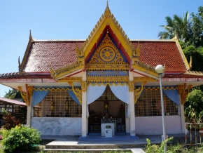 吉兰丹站佛寺